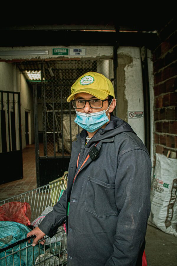 Ayuda a Fabián Moncada, reciclador en Chía